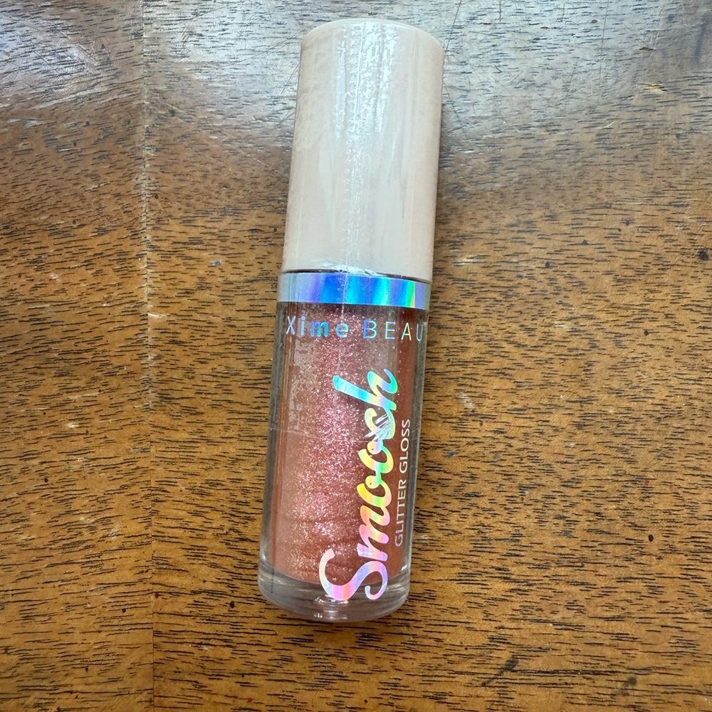Smooch Glitter Gloss